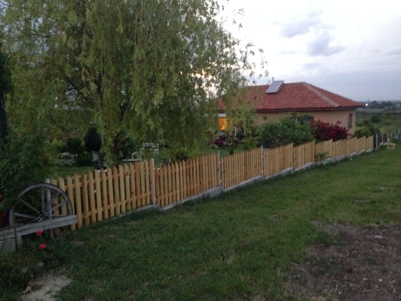 Небоядисана ограда - ръчно производство